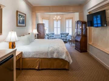 Western Grandma's Feather Bed 3*